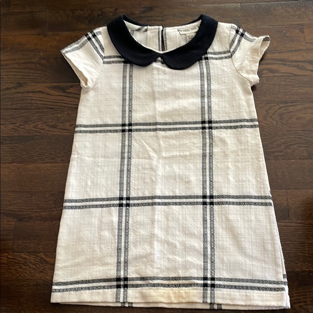 Plaid Dress with Black Collar